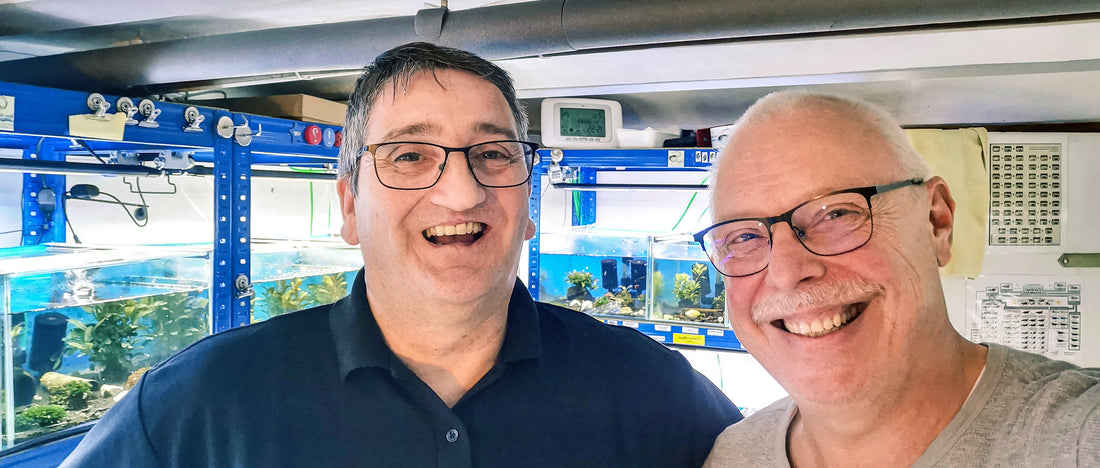 Vor Begeisterung zu den Fischen gesetzt